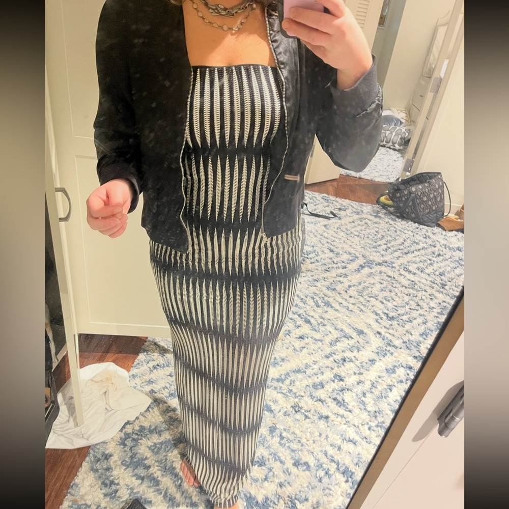 Stretchy black and white maxi dress
